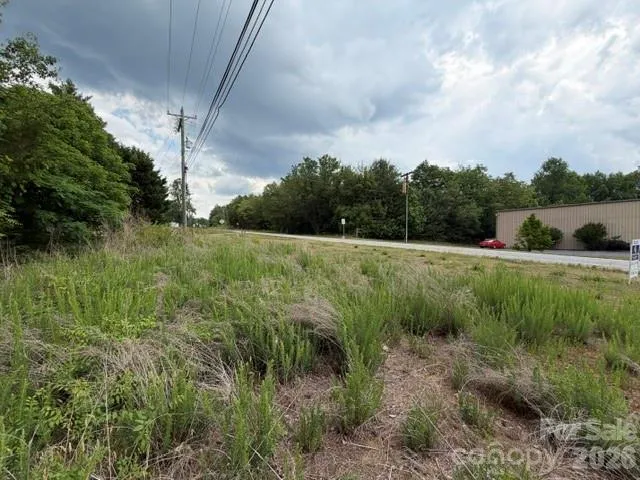 2049 Old Shelby Road Hickory, NC 28602