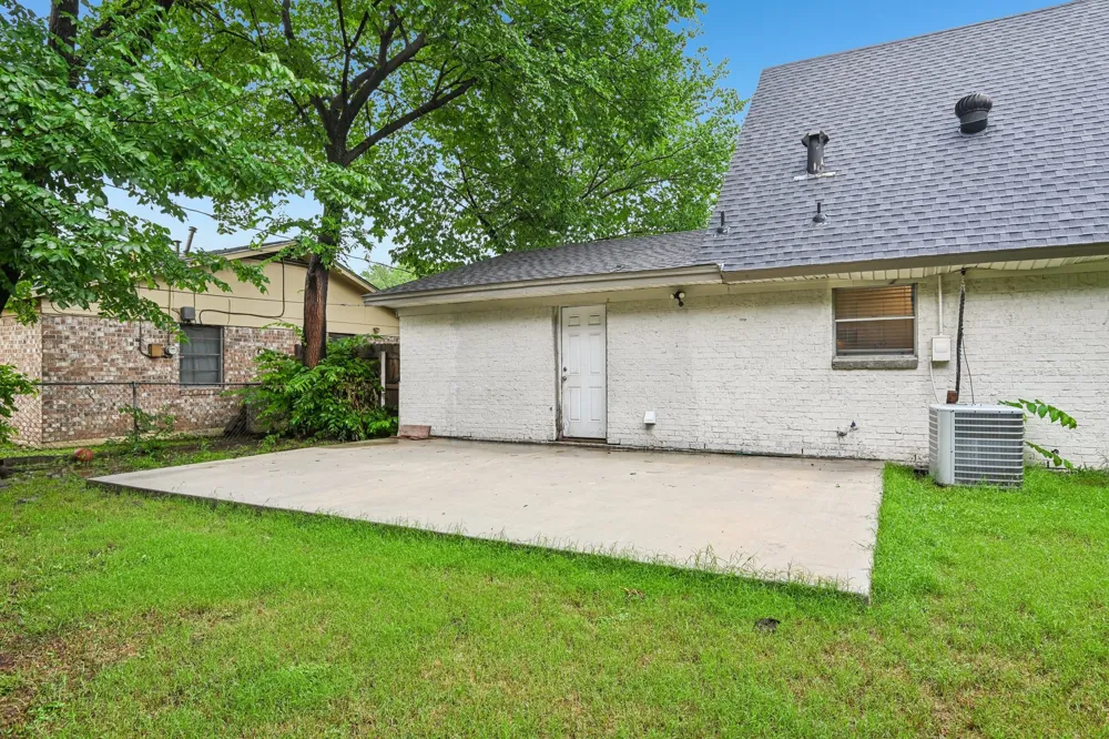 6324 Scotsdale Drive Forest Hill, TX 76119