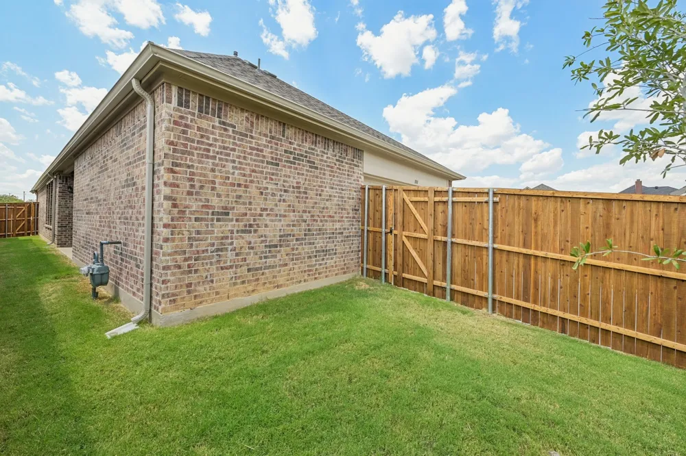 1001 Tarryhill Drive Crowley, TX 76036