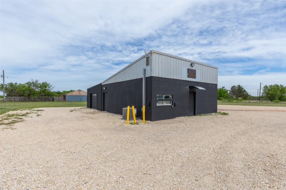 381 N FM 707 Merkel, TX 79536