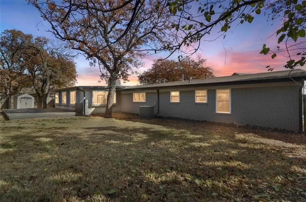 1201 NW 6th Avenue Mineral Wells, TX 76067