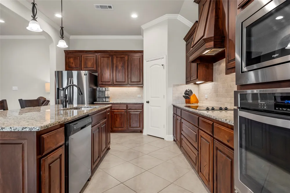 1013 Steamboat Drive Hewitt, TX 76643