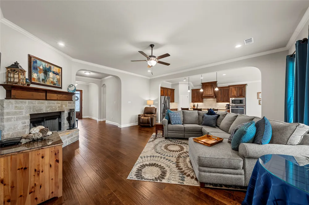 1013 Steamboat Drive Hewitt, TX 76643