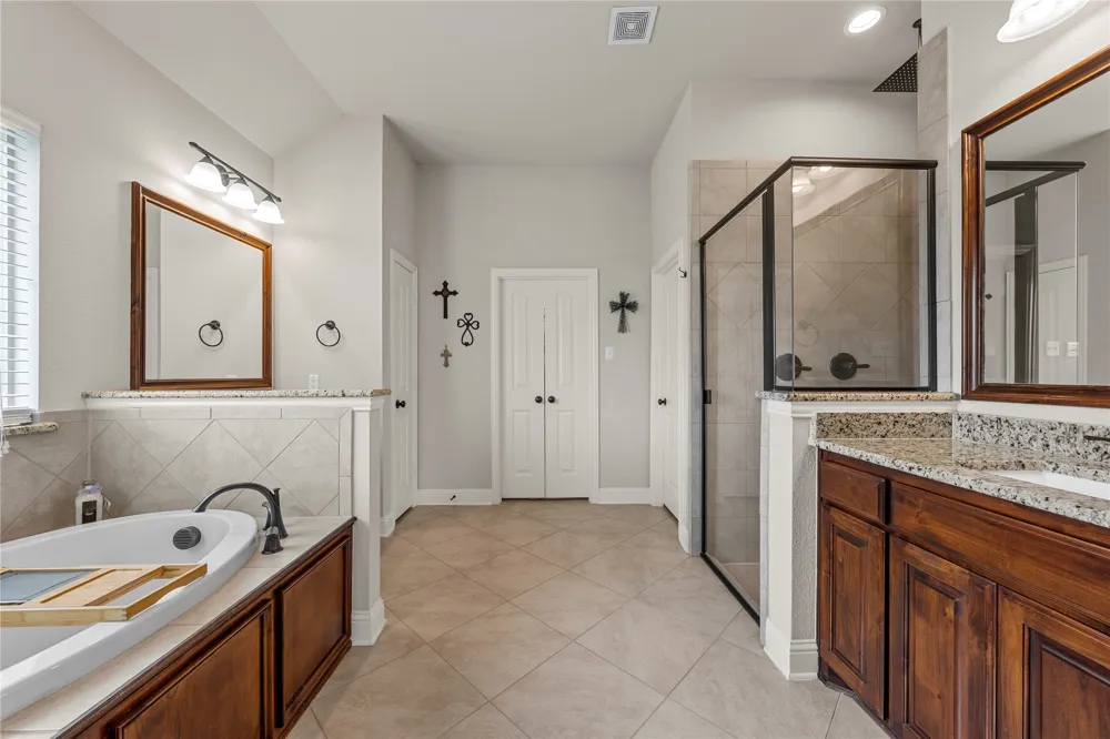 1013 Steamboat Drive Hewitt, TX 76643
