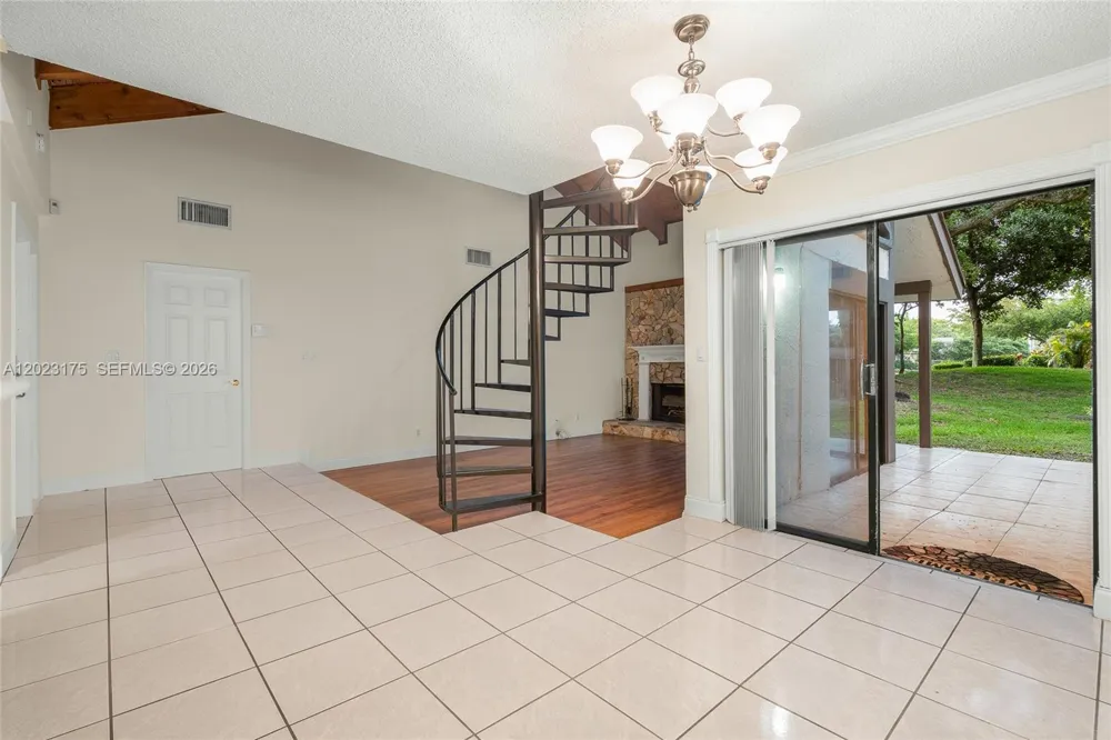 9367 SW 1st St #808 Plantation, FL 33324