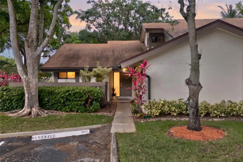 9367 SW 1st St #808 Plantation, FL 33324