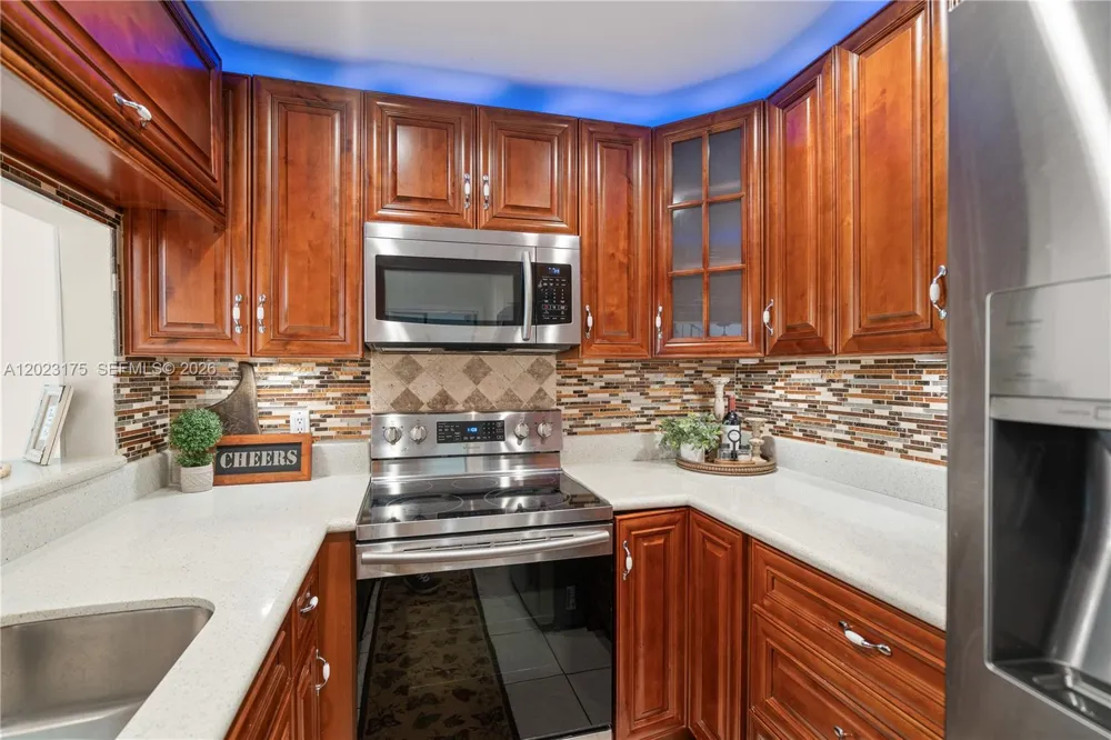 9367 SW 1st St #808 Plantation, FL 33324