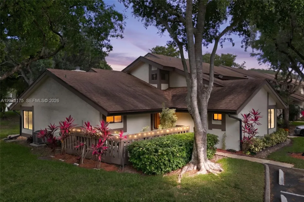 9367 SW 1st St #808 Plantation, FL 33324