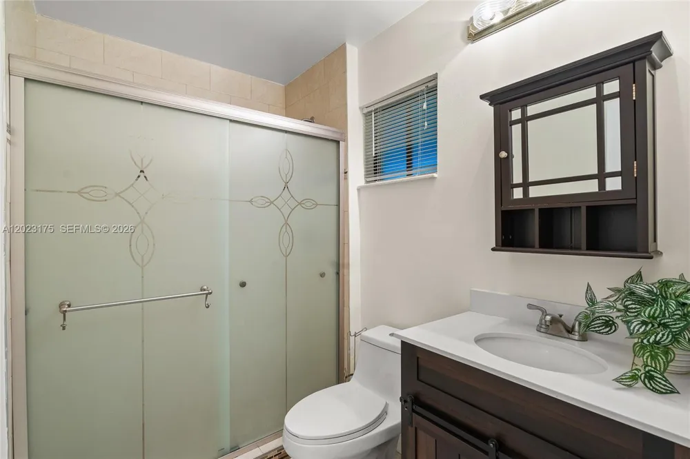 9367 SW 1st St #808 Plantation, FL 33324
