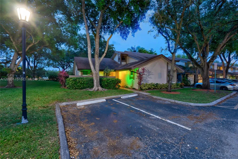 9367 SW 1st St #808 Plantation, FL 33324