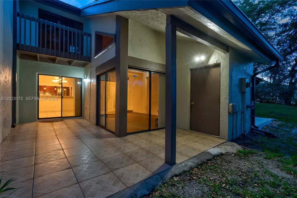 9367 SW 1st St #808 Plantation, FL 33324