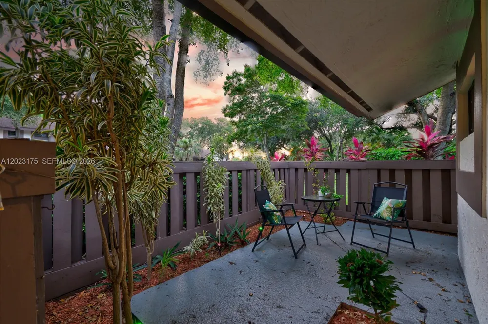 9367 SW 1st St #808 Plantation, FL 33324