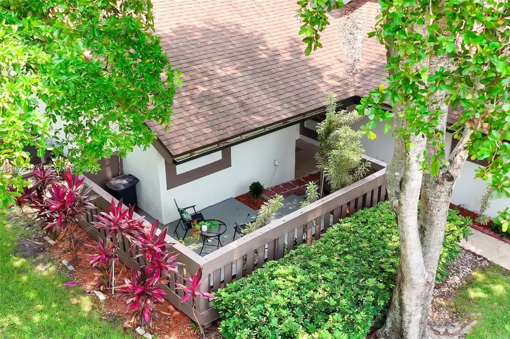 9367 SW 1st St #808 Plantation, FL 33324