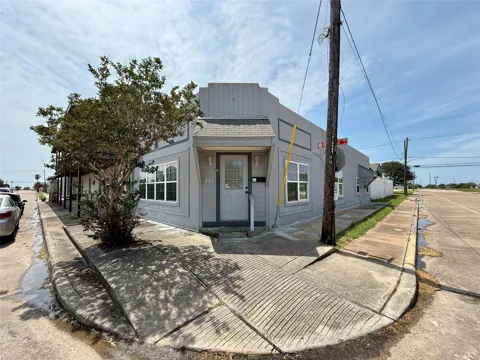 231 W Broad Street