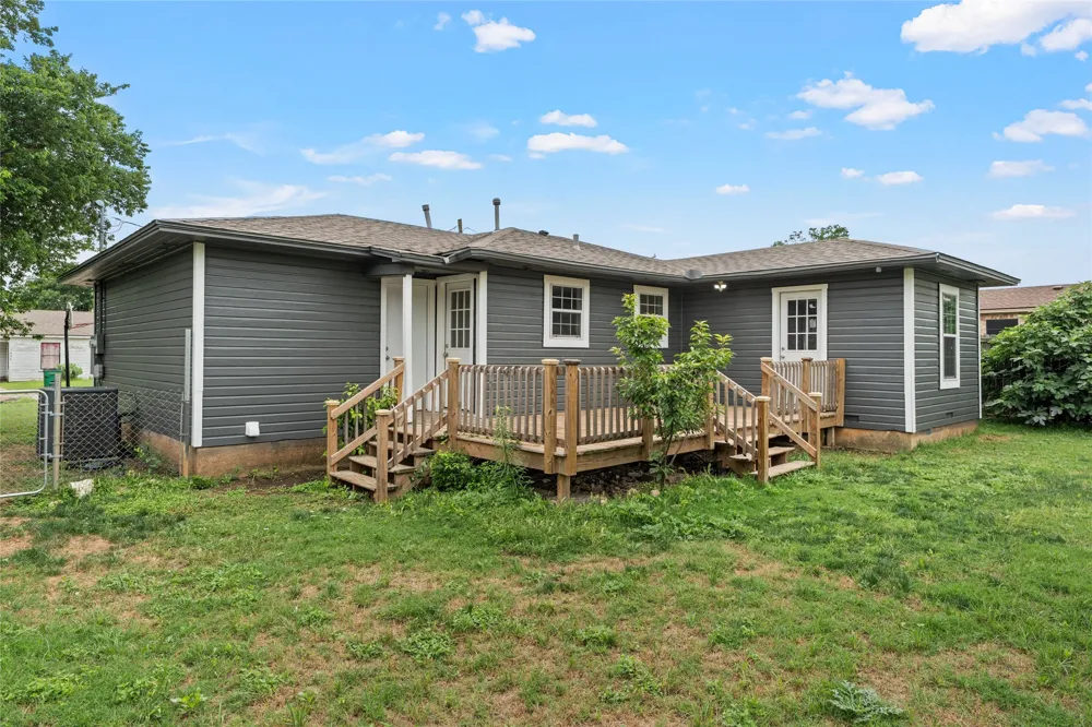 1403 W 11th Street McGregor, TX 76657