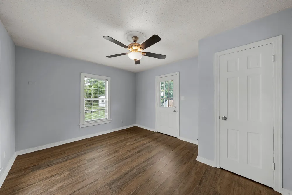 1403 W 11th Street McGregor, TX 76657