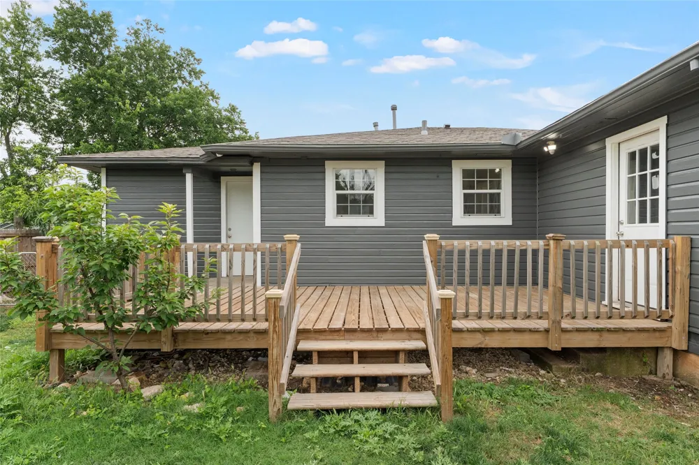 1403 W 11th Street McGregor, TX 76657