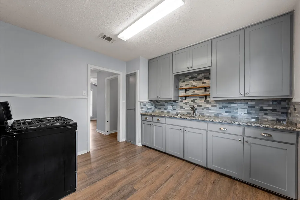 1403 W 11th Street McGregor, TX 76657