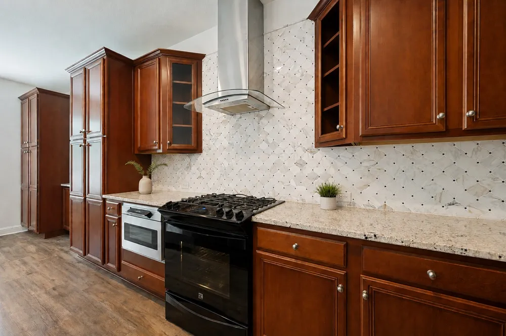 921 Brook Forest Lane Euless, TX 76039