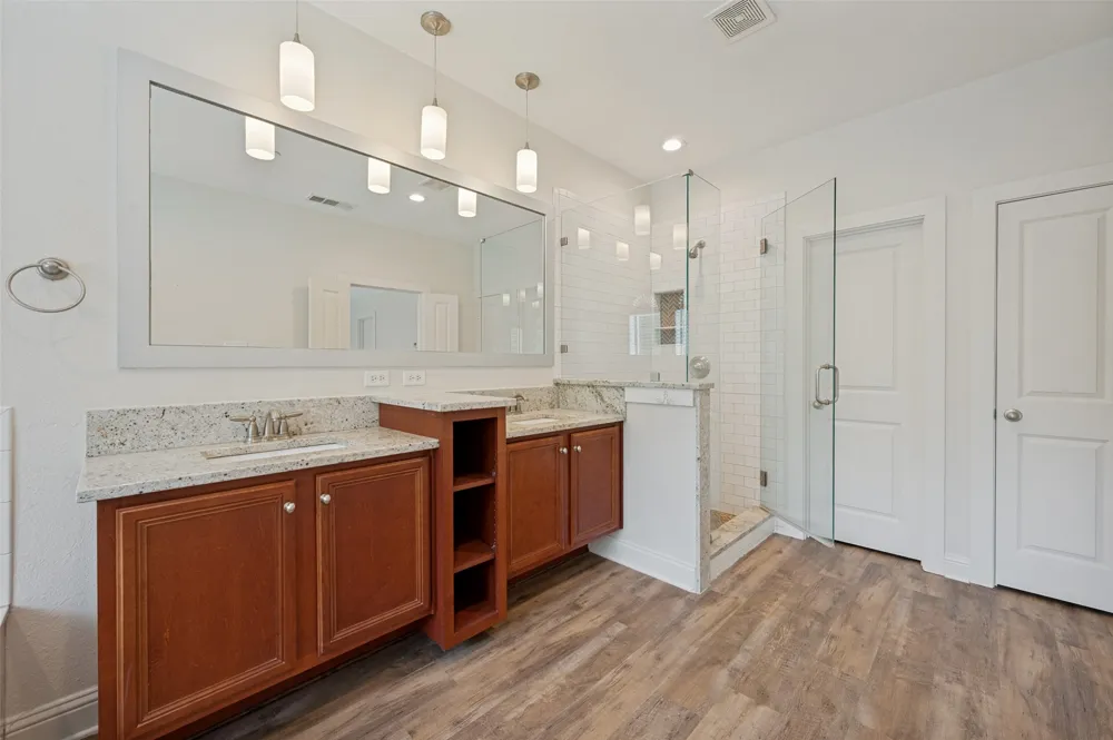 921 Brook Forest Lane Euless, TX 76039