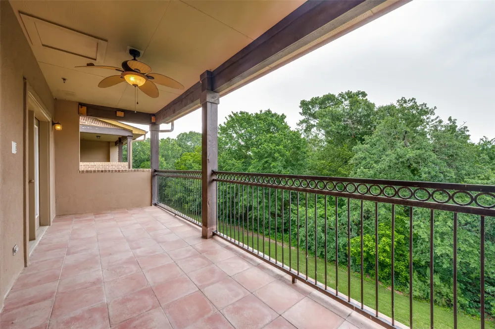 921 Brook Forest Lane Euless, TX 76039