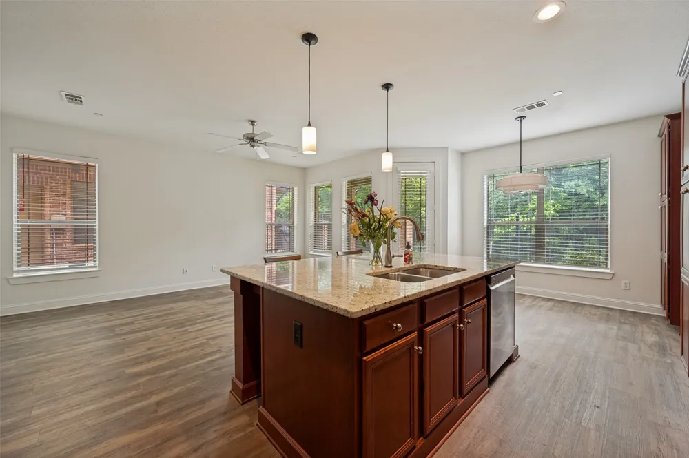 921 Brook Forest Lane Euless, TX 76039