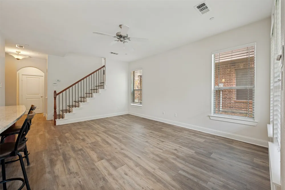 921 Brook Forest Lane Euless, TX 76039