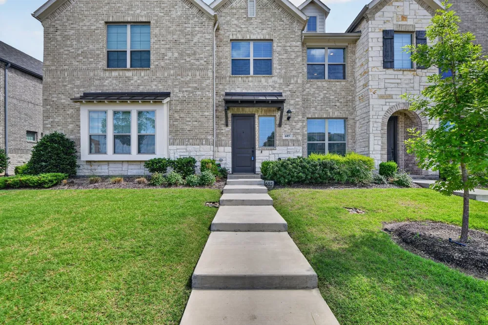 685 Watersedge Court Lewisville, TX 75067