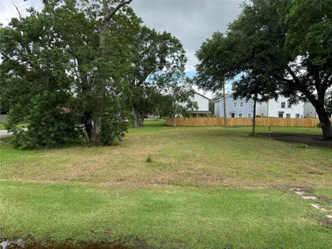 407 3rd Street