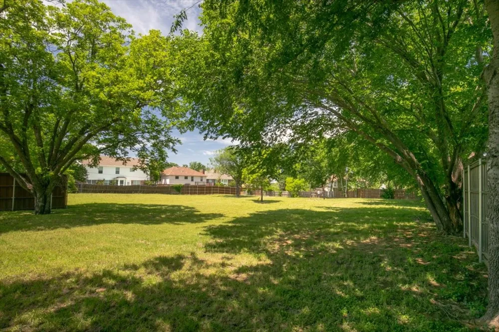 1000 Hughes Road Grapevine, TX 76051