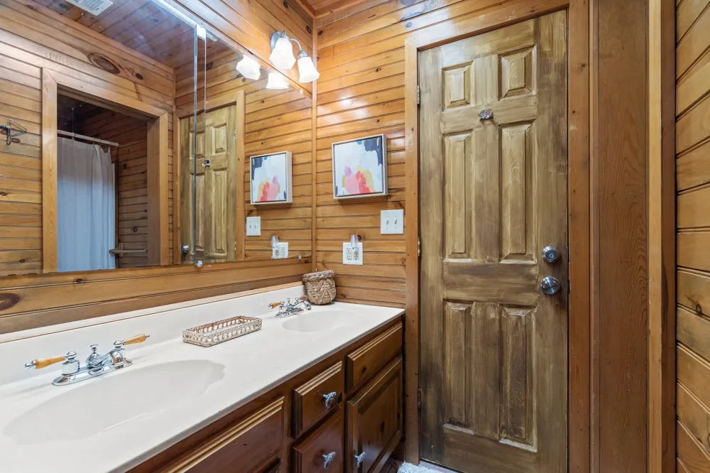 170 Armada Loop Payne Springs, TX 75156