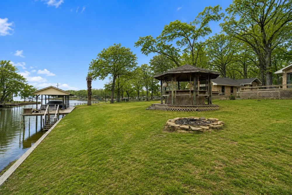 170 Armada Loop Payne Springs, TX 75156
