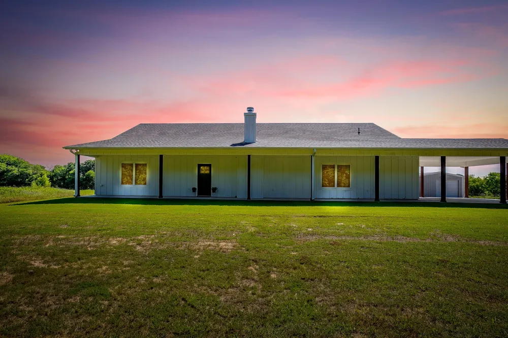13901 County Road 102 Grandview, TX 76050