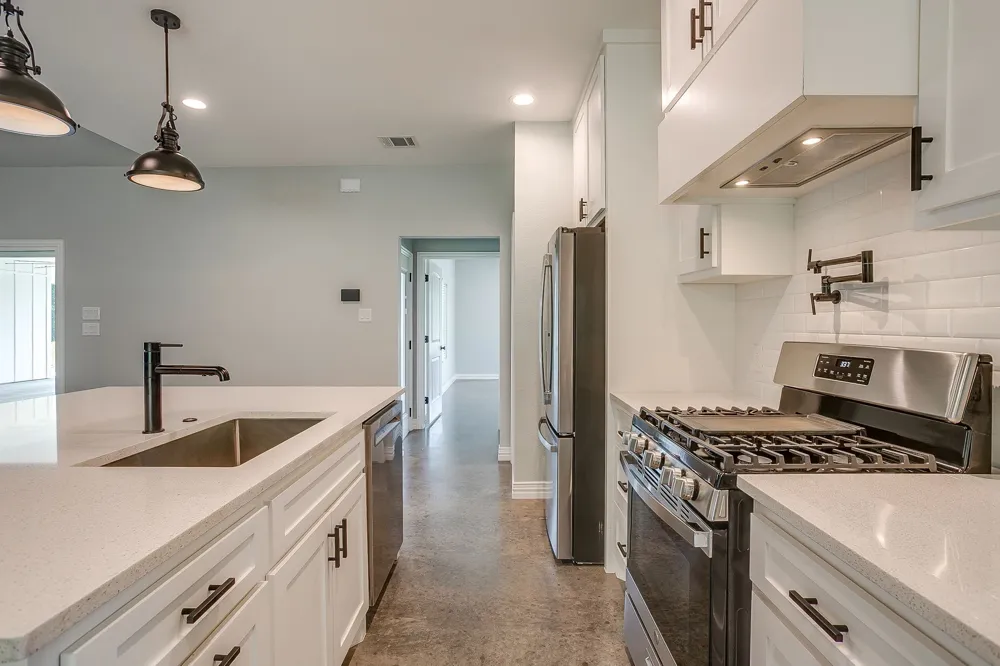13901 County Road 102 Grandview, TX 76050