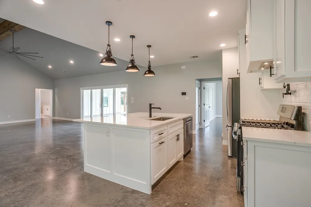 13901 County Road 102 Grandview, TX 76050