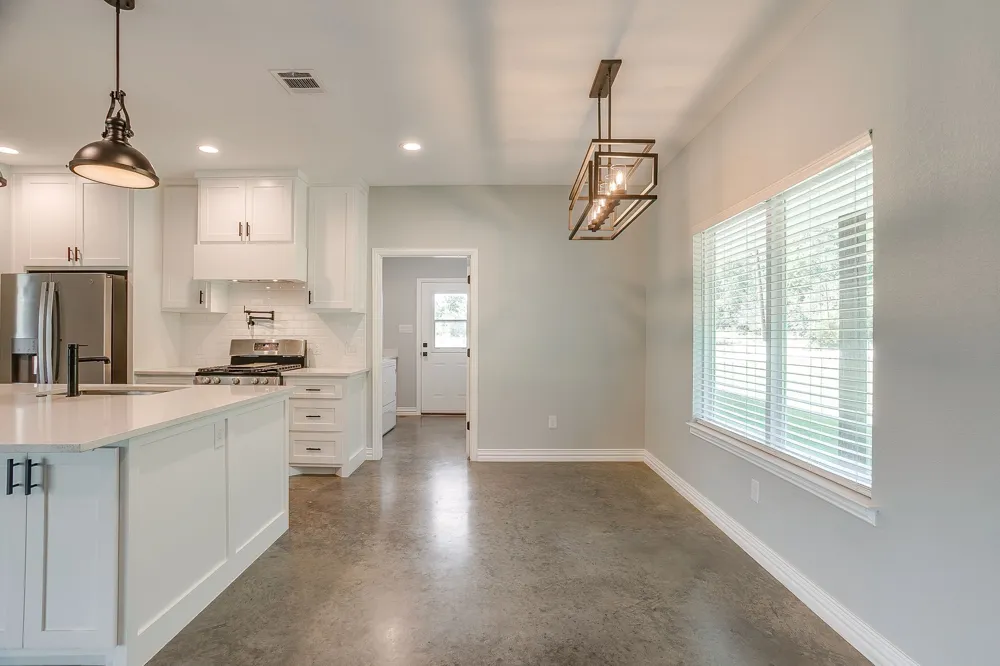13901 County Road 102 Grandview, TX 76050