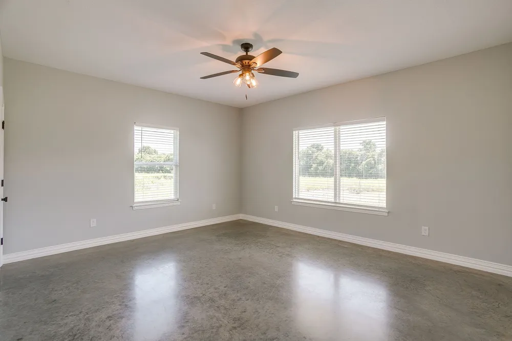 13901 County Road 102 Grandview, TX 76050