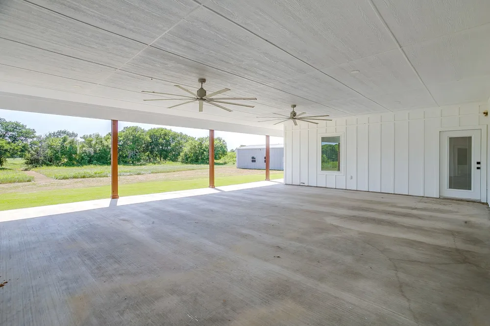 13901 County Road 102 Grandview, TX 76050