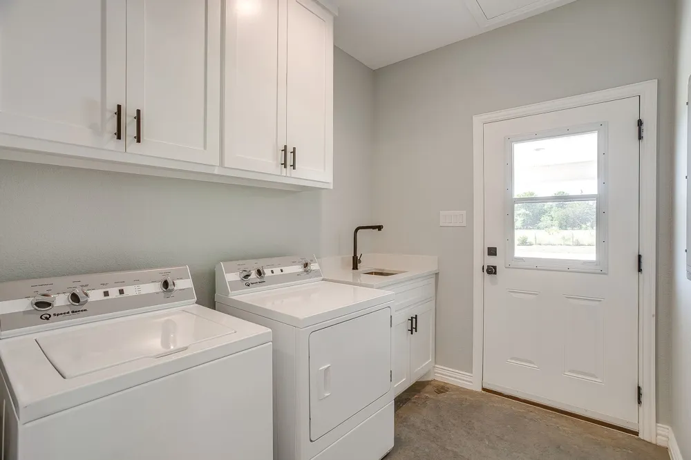 13901 County Road 102 Grandview, TX 76050