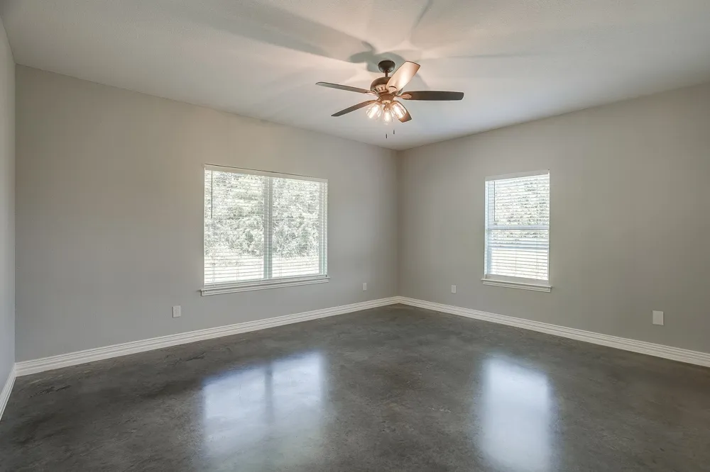 13901 County Road 102 Grandview, TX 76050