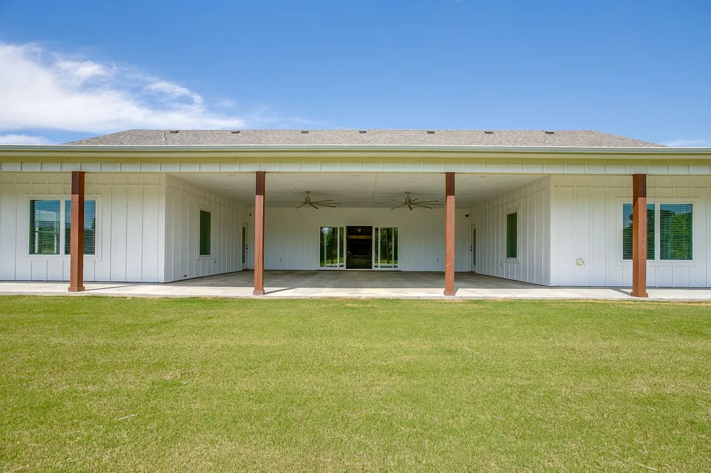13901 County Road 102 Grandview, TX 76050