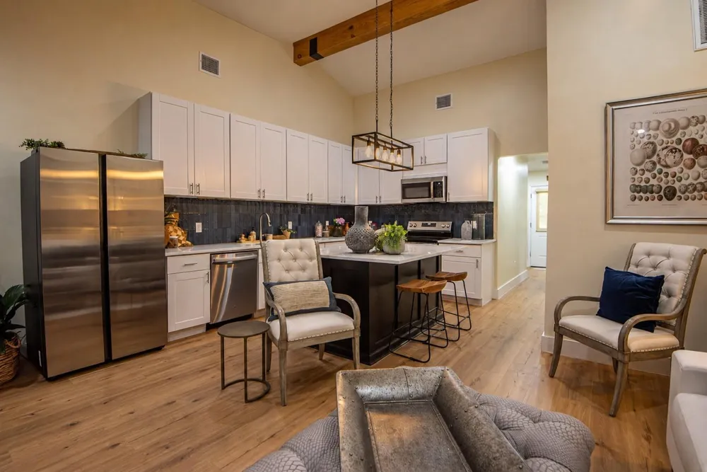 1105 E Alamo Brenham, TX 77833