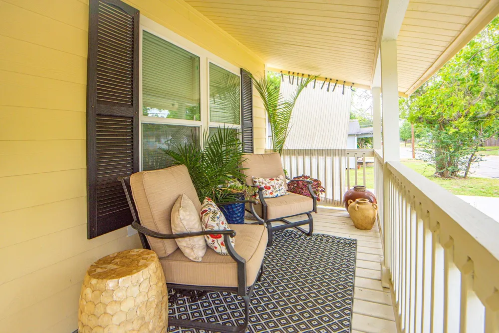1105 E Alamo Brenham, TX 77833