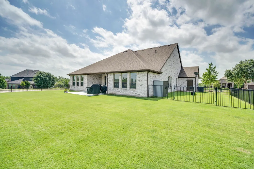1601 Bearpath Way Gunter, TX 75058