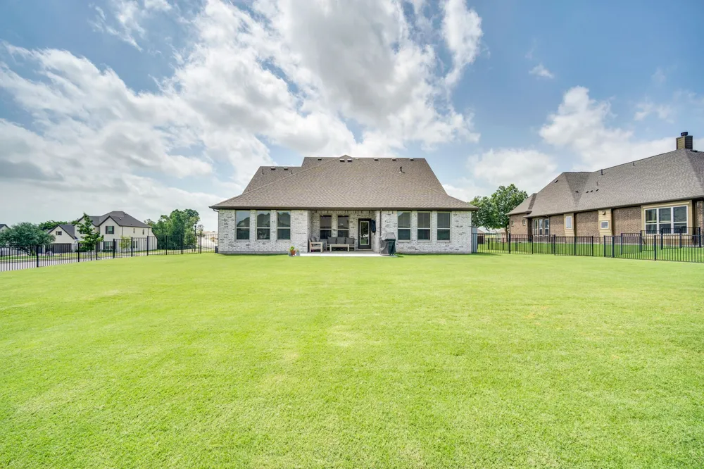 1601 Bearpath Way Gunter, TX 75058