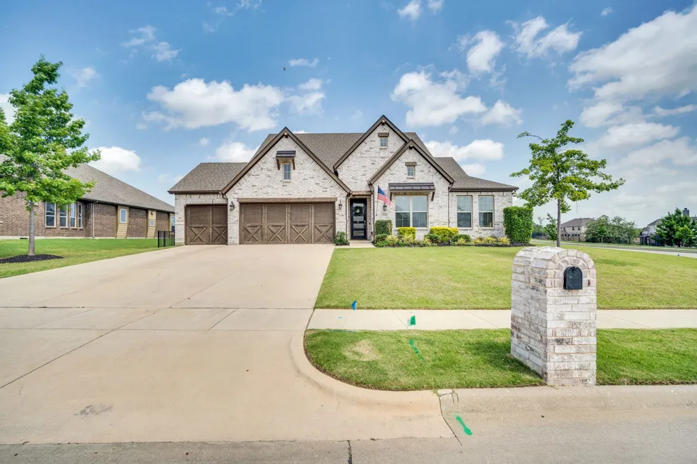 1601 Bearpath Way Gunter, TX 75058