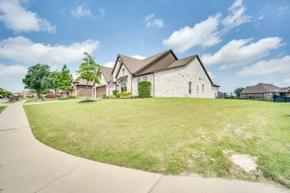 1601 Bearpath Way Gunter, TX 75058