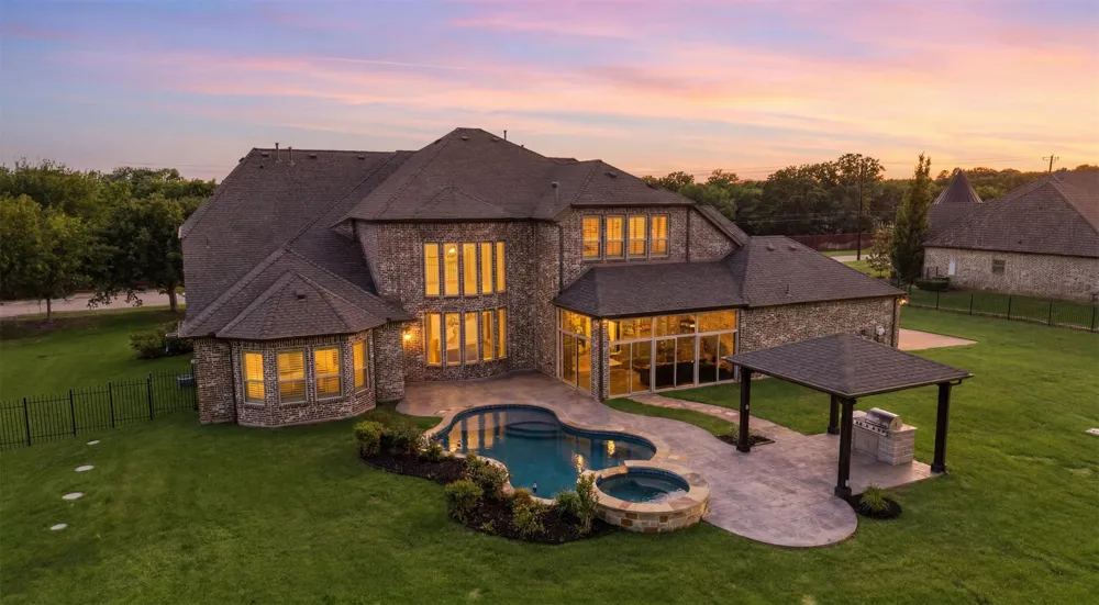 715 Simmons Road Double Oak, TX 75077