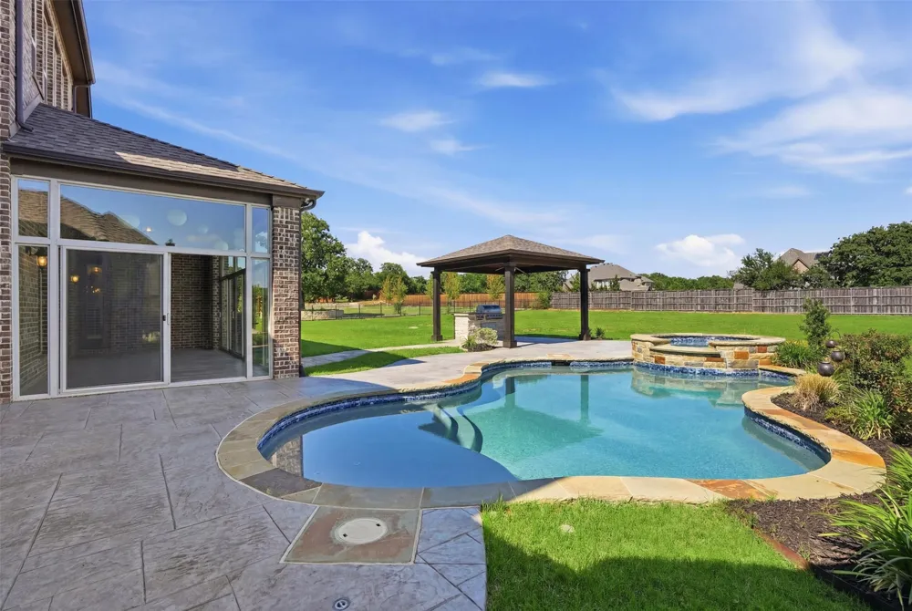 715 Simmons Road Double Oak, TX 75077