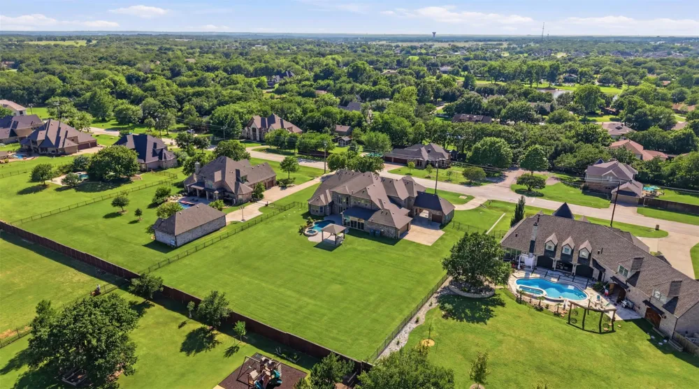 715 Simmons Road Double Oak, TX 75077